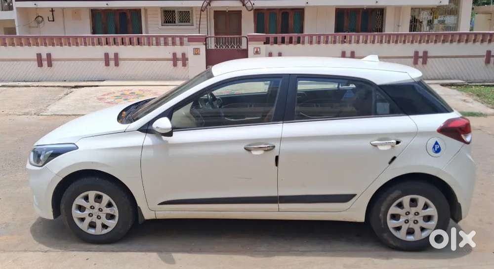 Hyundai I20 2016 Petrol Well Maintained, All 4 New Ztyres