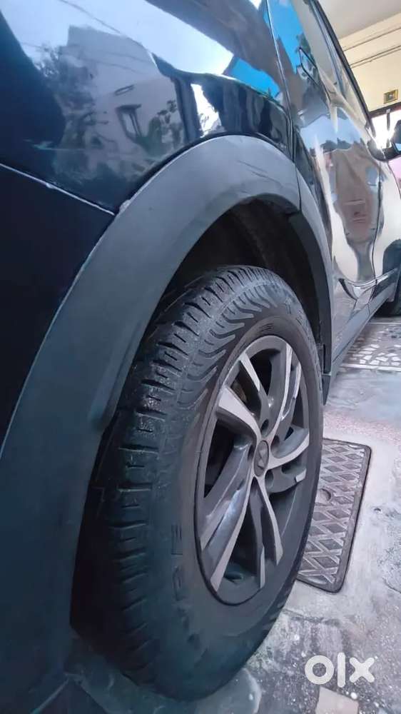 Mahindra Xuv700 2022 Petrol Well Maintained