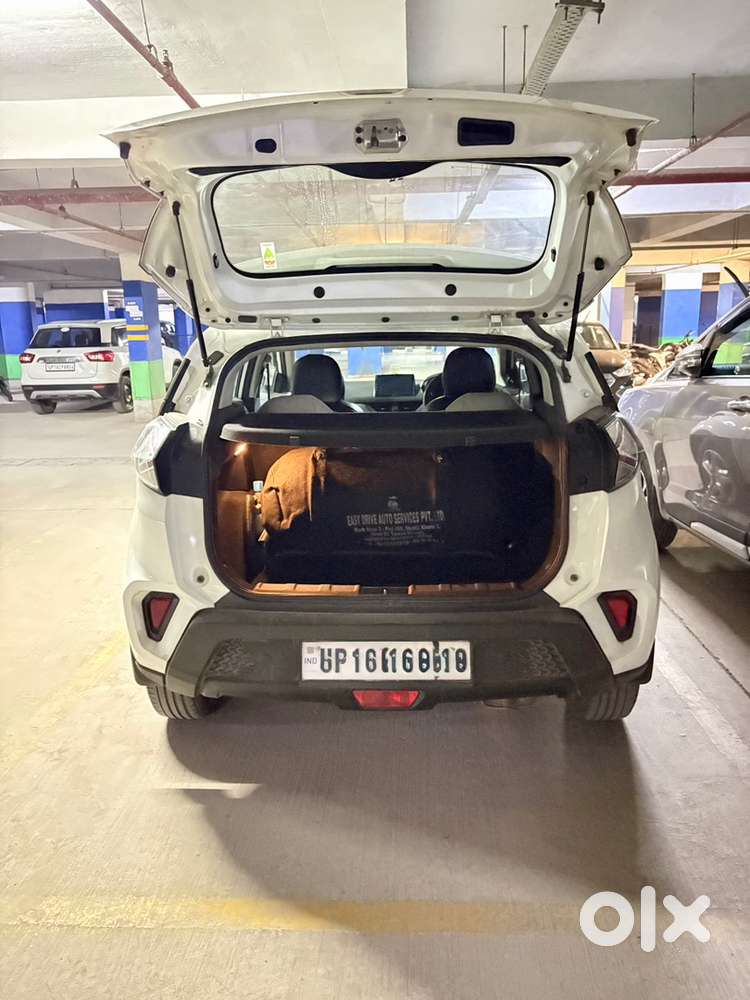 Tata Nexon Xma Amt (automatic) Petrol+cng Single Owner