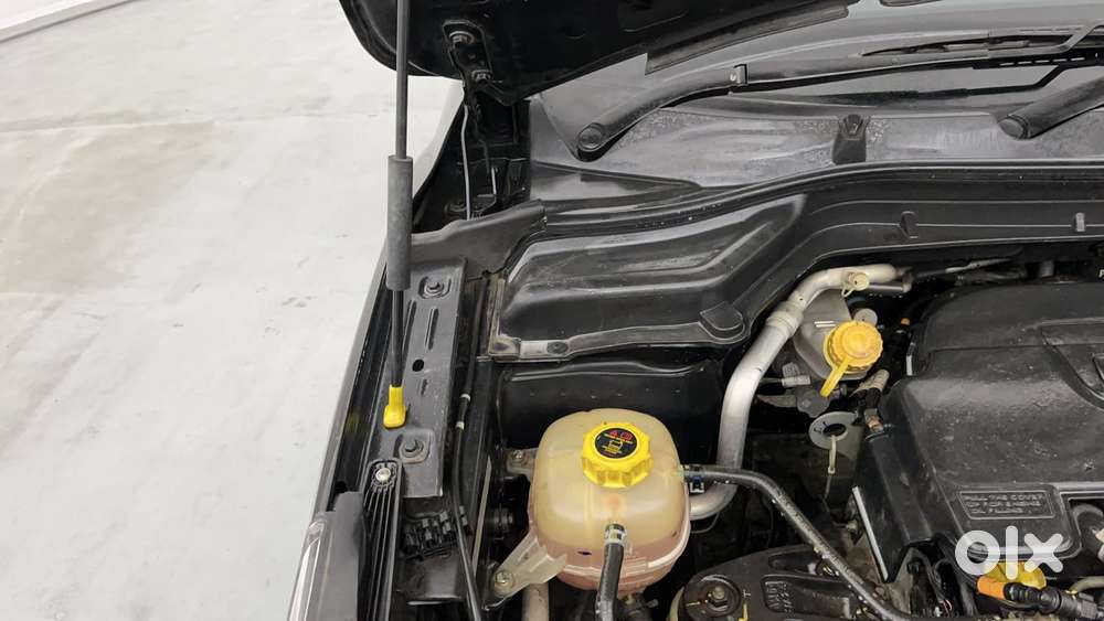 Mahindra Xuv300 W6, 2023, Petrol