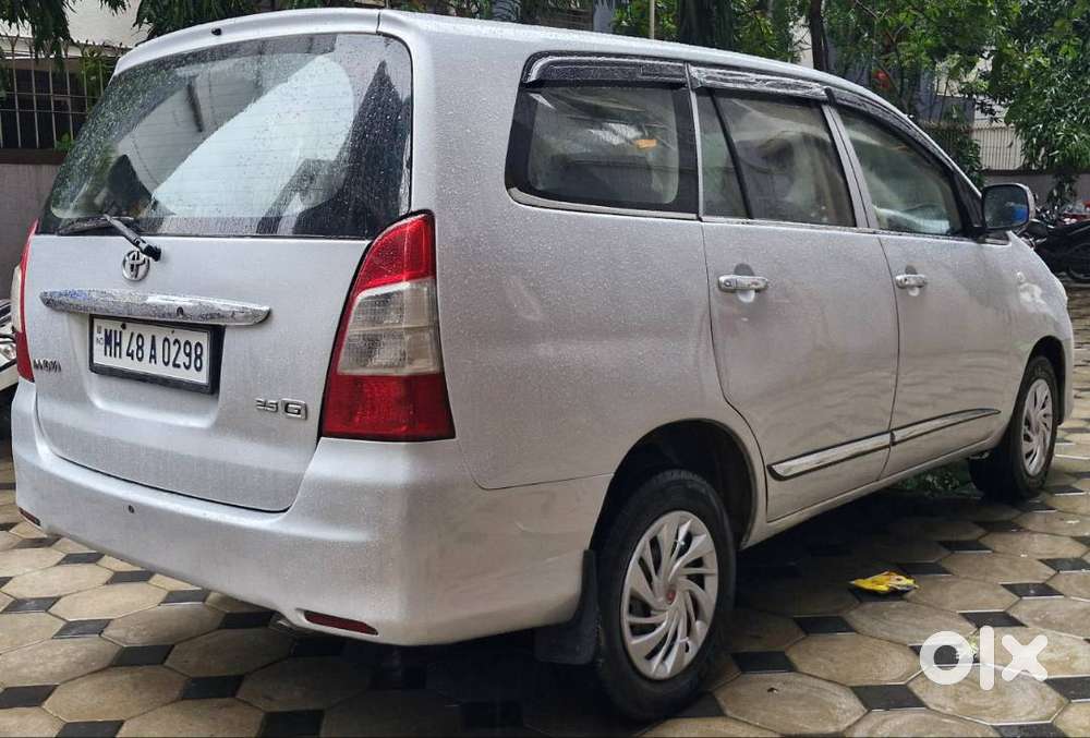 2011 Toyota Innova 2.5g 8str Diesel Manual