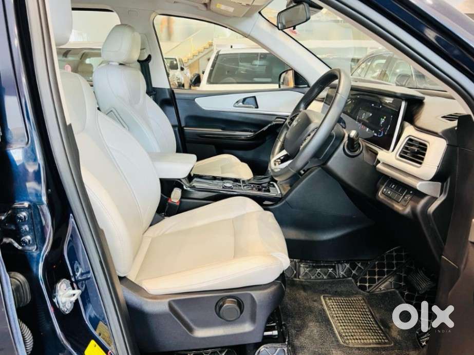 Mahindra Xuv700 2.2 Ax 7 Diesel At Luxury Pack Str, 2023, Diesel