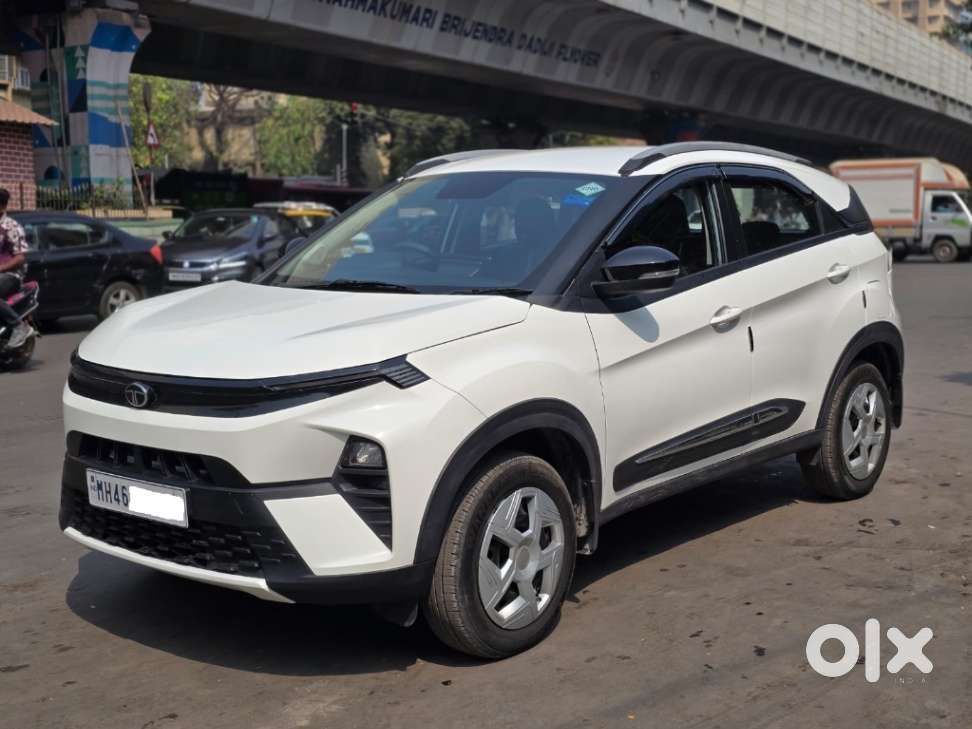 Tata Nexon Pure 1.2 Revotron Petrol 6 Mt, 2025, Cng & Hybrids