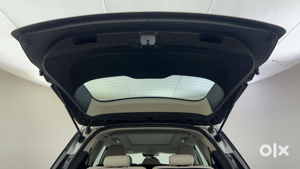 Mahindra Xuv700 2.0 Ax 7 Petrol At Luxury Pack Str, 2023, Petrol