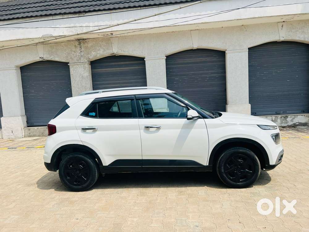 Hyundai Venue 1.2 S Plus, 2022, Petrol