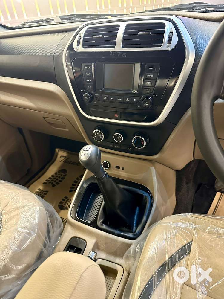 Mahindra Tuv 300 T8, 2016, Diesel