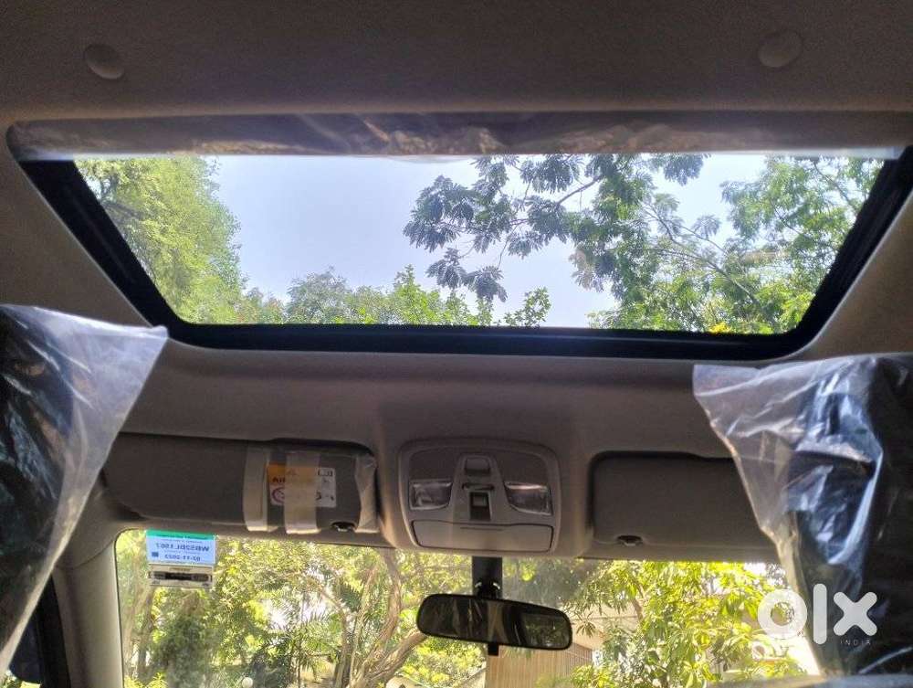 Maruti Suzuki Brezza 1.5 Zxi Smart Hybrid, 2023, Petrol