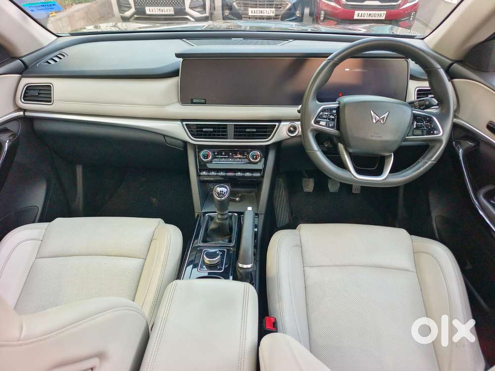 Mahindra Xuv700, 2021, Petrol