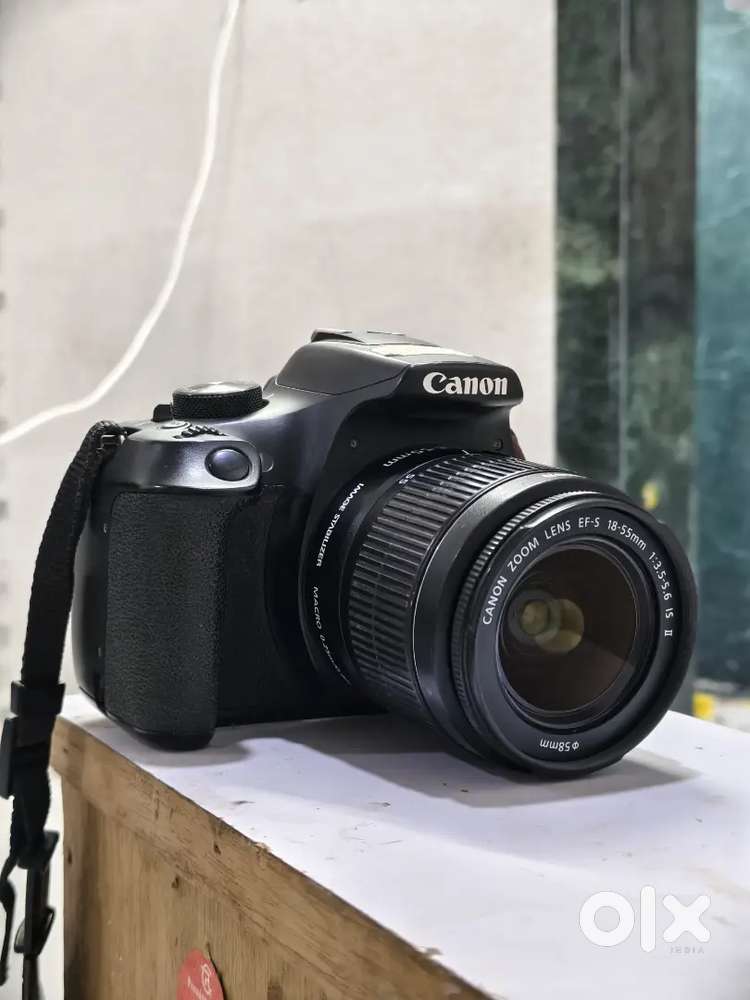 Canon 1300D with 18-55 lens, & bag