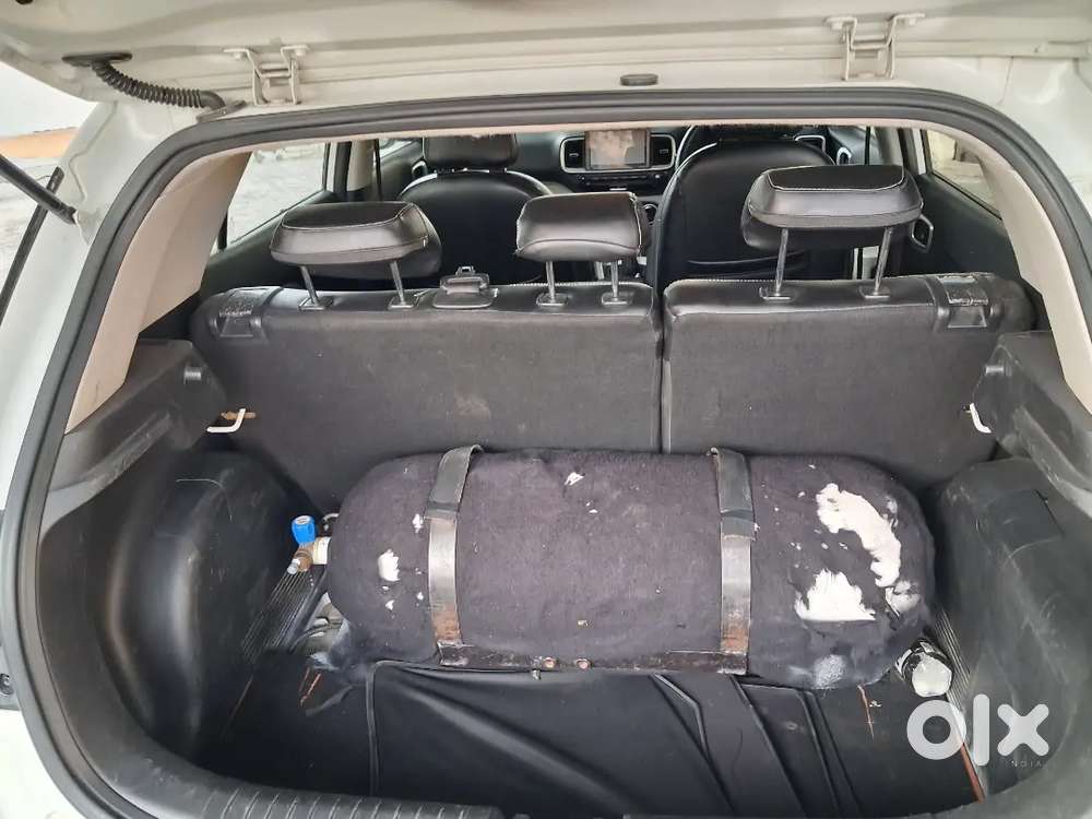 Hyundai Venue Petrol 2024