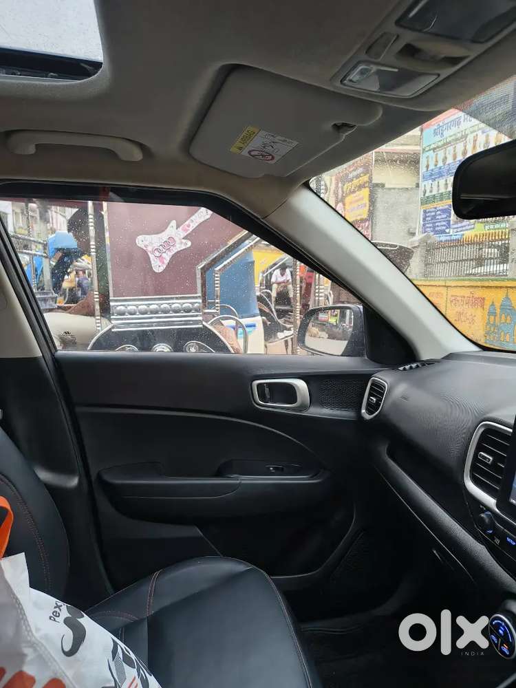 Gadi Showroom Condition Me H Jis Bhai Ko Leni Ho Vahi Massage Kare