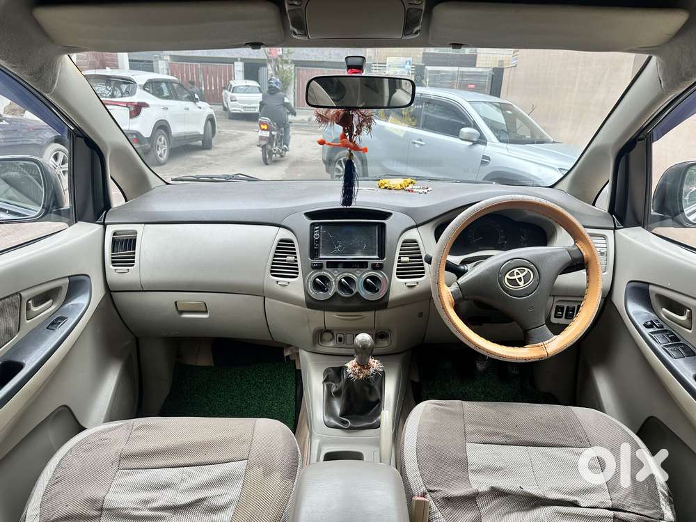 Toyota Innova 2.5 G (diesel) 8 Seater, 2010, Diesel