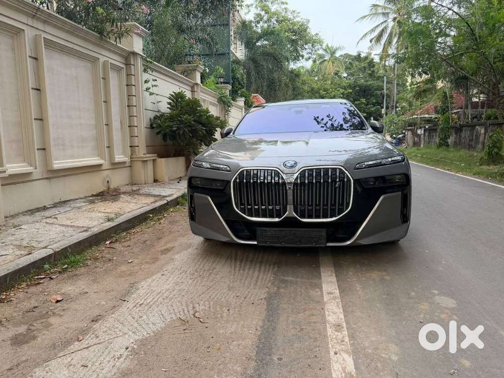 Bmw I7 Xdrive60, 2023, Electric