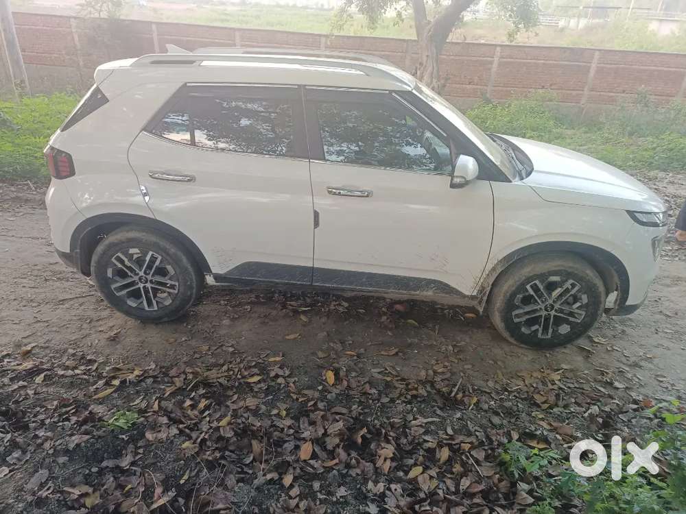 Hyundai Venue 2025 Diesel 60000 Km Driven