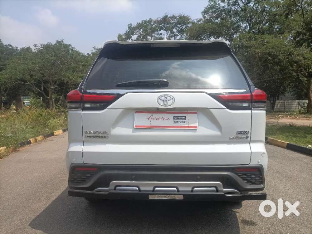 Toyota Innova Hycross 2.0 Zx (o) Hybrid 7 Str, 2024, Petrol