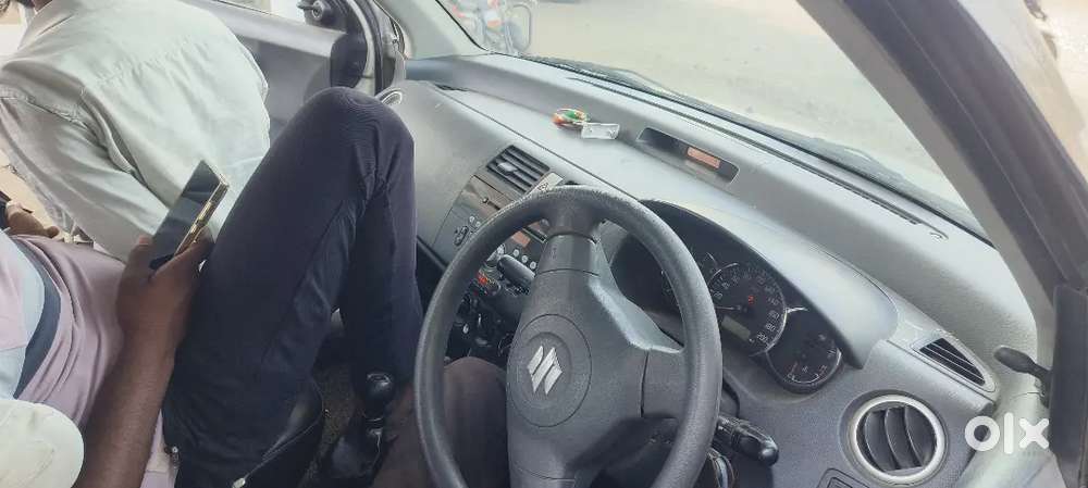 Maruti Suzuki Swift Dzire 2011