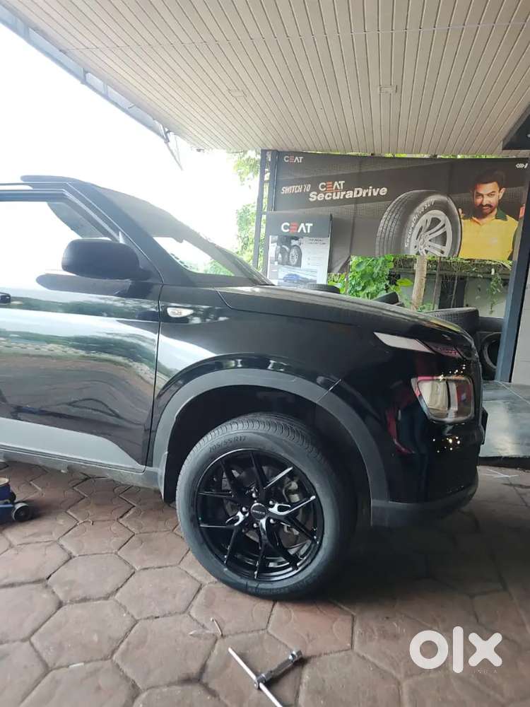 Hyundai Venue 2023 Petrol Well Maintained