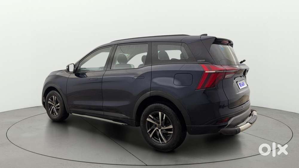 Mahindra Xuv700 2.0 Ax 5 Petrol Mt 7 Str, 2022, Petrol