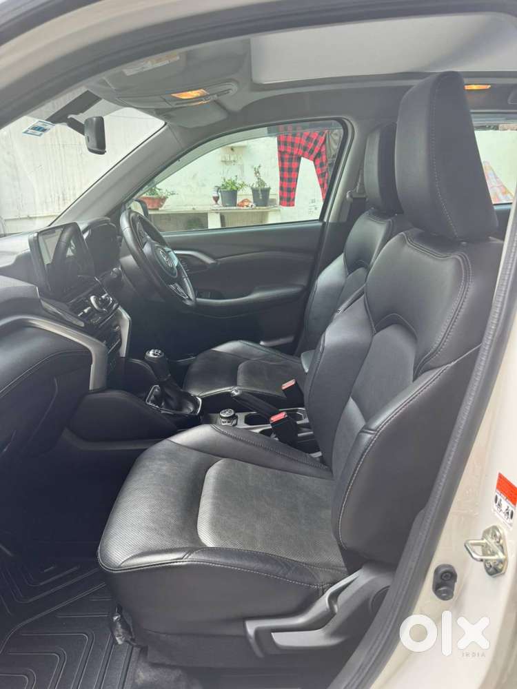 Top Variant Toyota Hyryder Available At A Throwaway Price