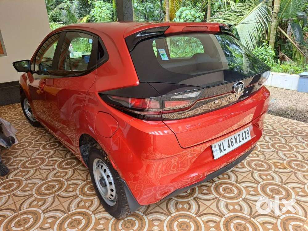 Tata Altroz 1.2 Xe, 2021, Petrol