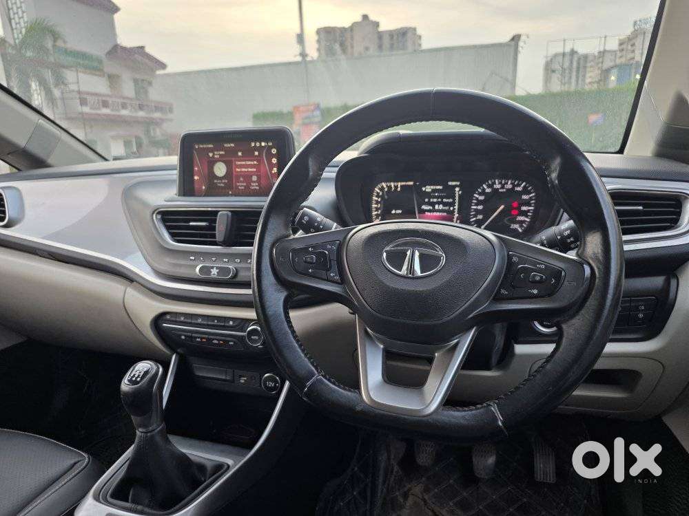 Tata Altroz Xz Plus (s), 2022, Petrol