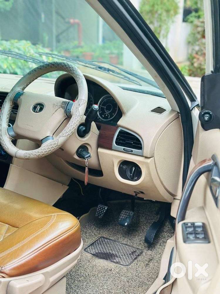 Tata Safari Storme, 2014, Petrol