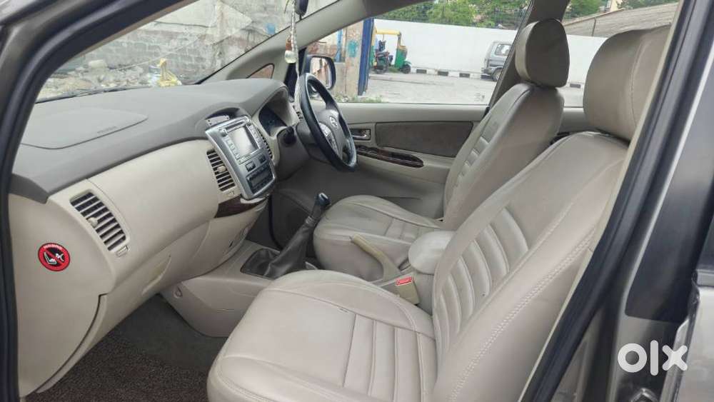 Toyota Innova 2.5 Vx 8 Str Bs-iii, 2015, Diesel