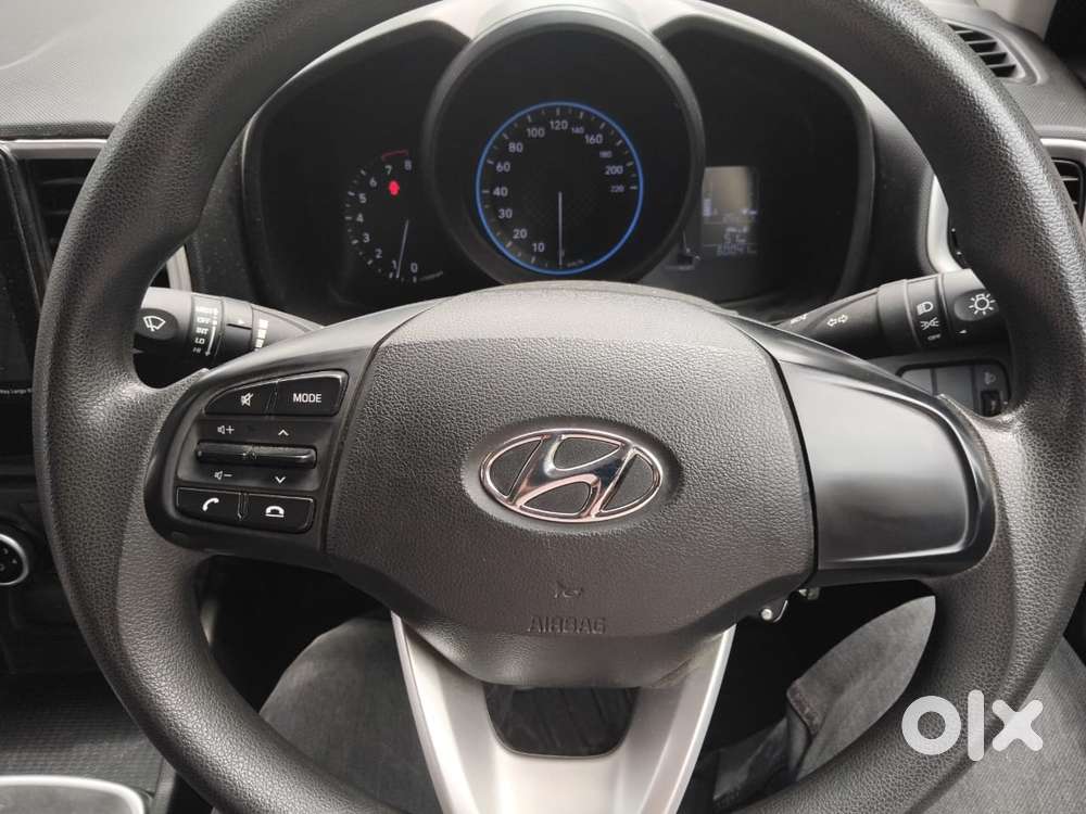 Hyundai Venue S 1.2 Petrol, 2022, Petrol