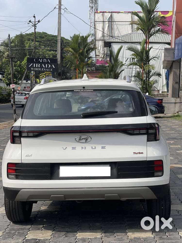 Hyundai Venue 1.0 Sx (o) Turbo Dct, 2022, Petrol