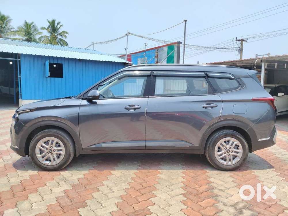 Kia Carens, 2022, Petrol