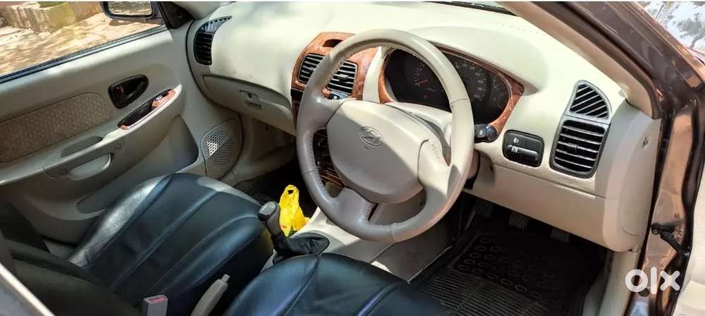 Showroom Track Hyundai Accent Executive Lpg 2009