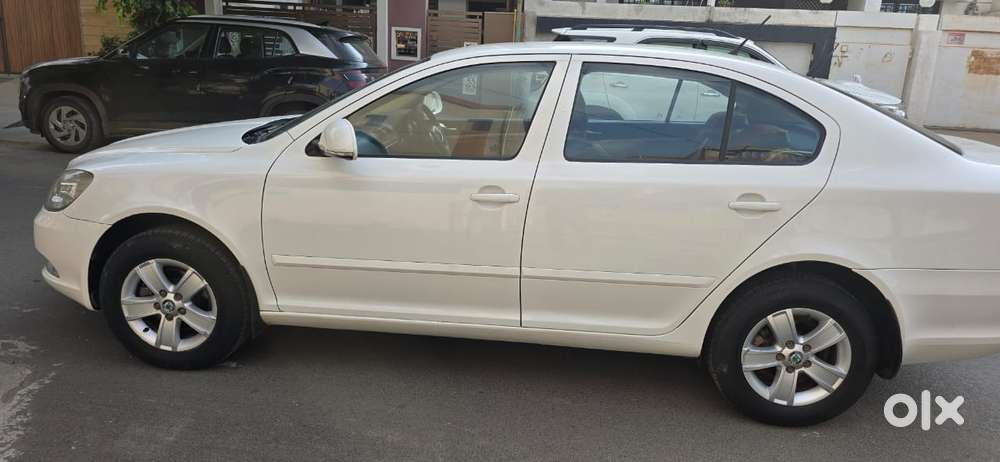 Skoda Laura Elegance 2.0 Tdi Cr Mt, 2014, Diesel