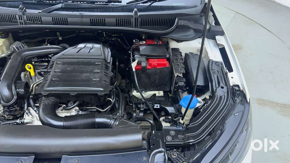 Skoda Slavia Style 1.0l Tsi At, 2022, Petrol