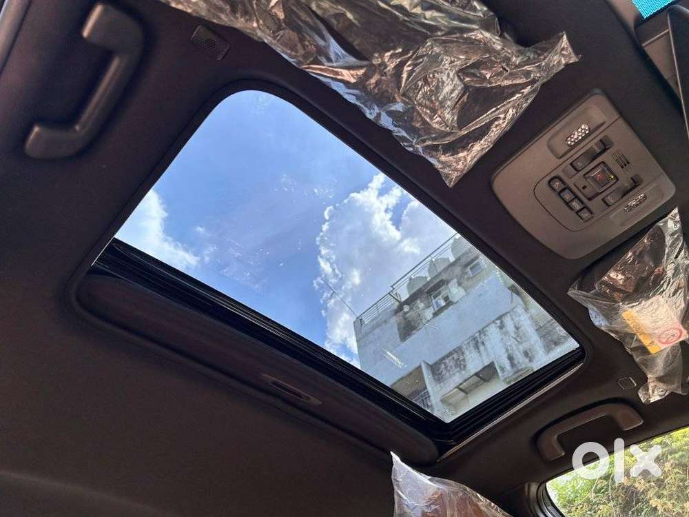 Toyota Camry Hybrid, 2025, Petrol