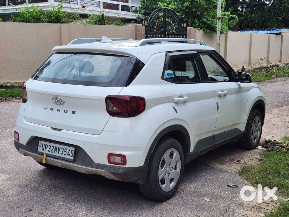 Hyundai Venue Sx, 2022, Cng & Hybrids