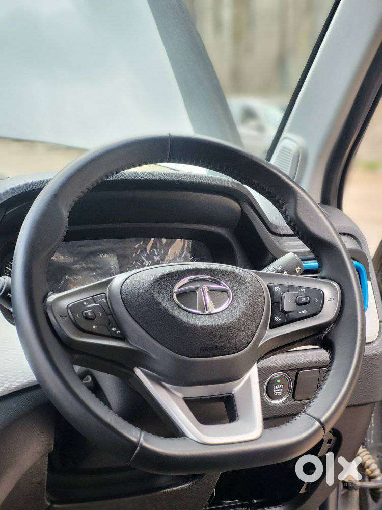 Tata Punch 1.2 Revotron Creative Dual Tone, 2024, Petrol