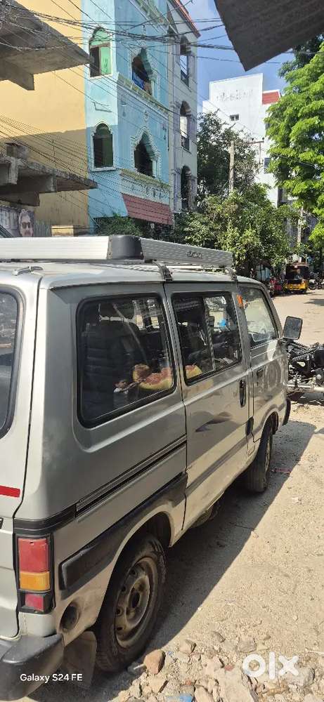 Omni 8 Seater Van