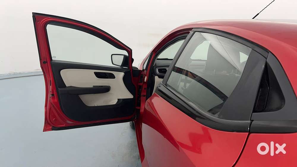 Tata Altroz 1.2 Xt, 2022, Petrol