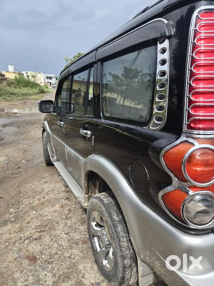 Mahindra Scorpio Classic 2011 Diesel 167000 Km Driven