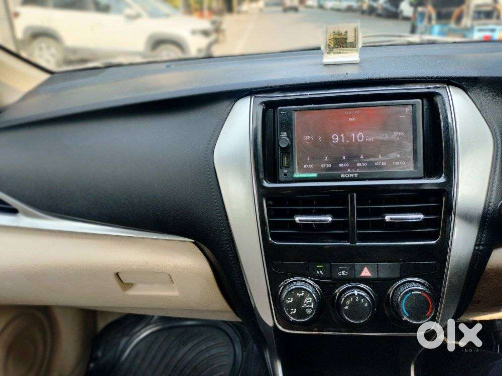 Toyota Yaris J Cvt, 2019, Petrol