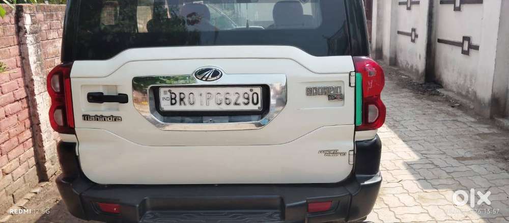 White Colour Good And Well Maintain Sigle Hand Used