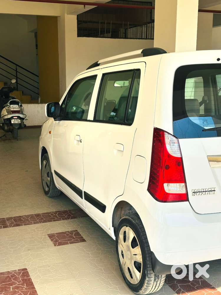 Petrol Vxi Wagonr 2015