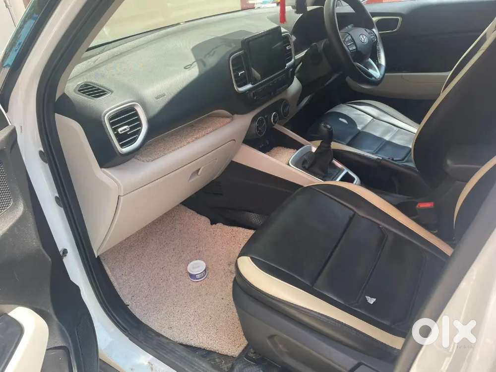Hyundai Venue 2023 Petrol Well Maintained