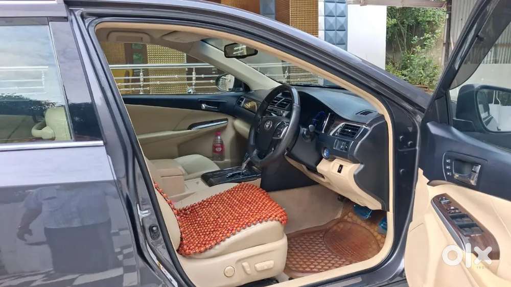 Toyota Camry 2016 Petrol 75000 Km Driven