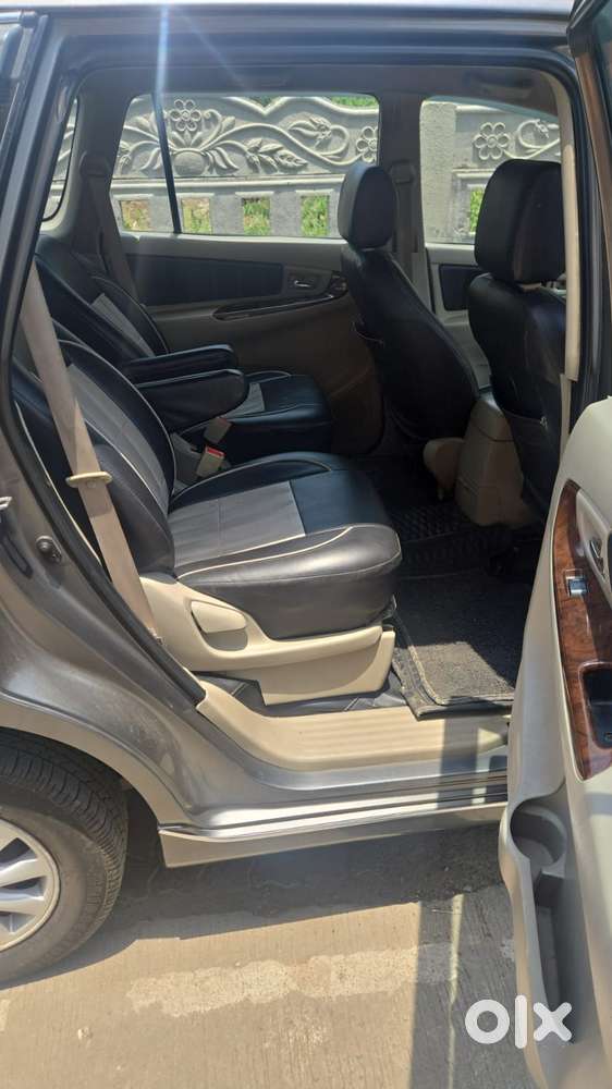 Toyota Innova 2.5 V 8 Str, 2013, Diesel