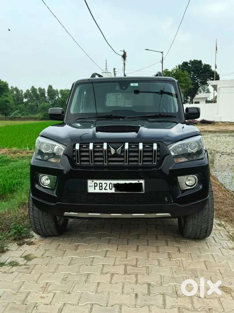 Mahindra Scorpio S6 Plus 2017