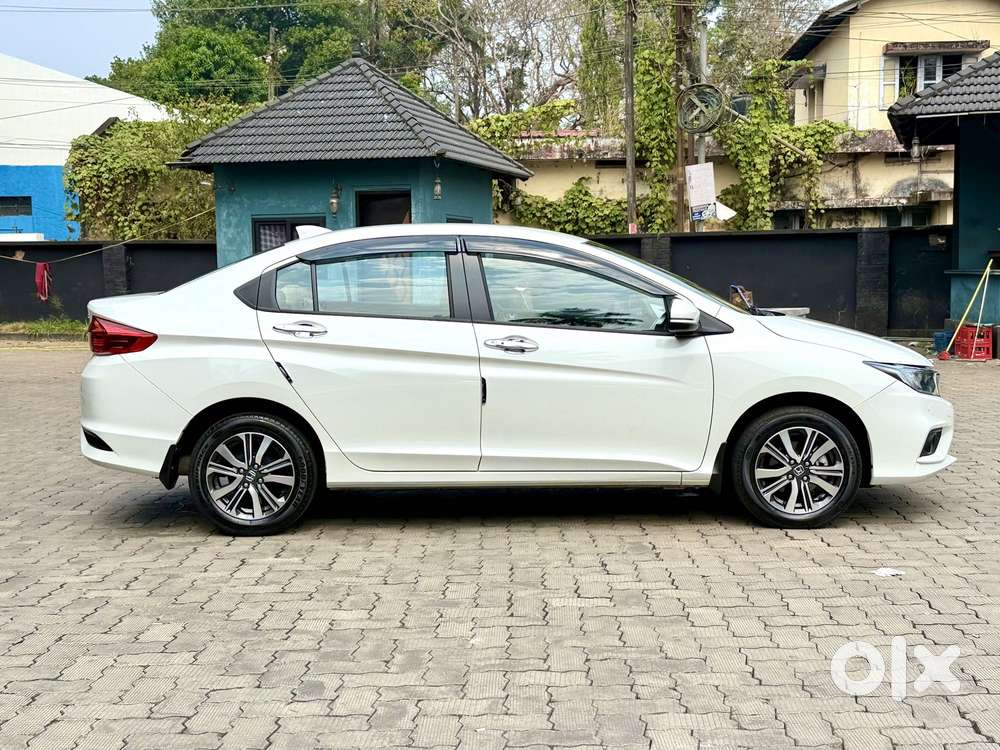 Honda City V Mt Exclusive, 2022, Petrol