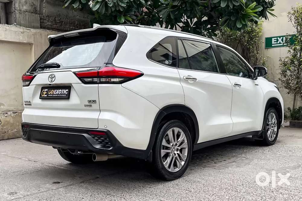 Toyota Innova Hycross 2.0 Zx Hybrid 7 Str, 2023, Petrol