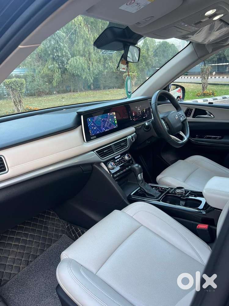 Mahindra Xuv700 2.2 Ax 7 Diesel At Str, 2023, Diesel