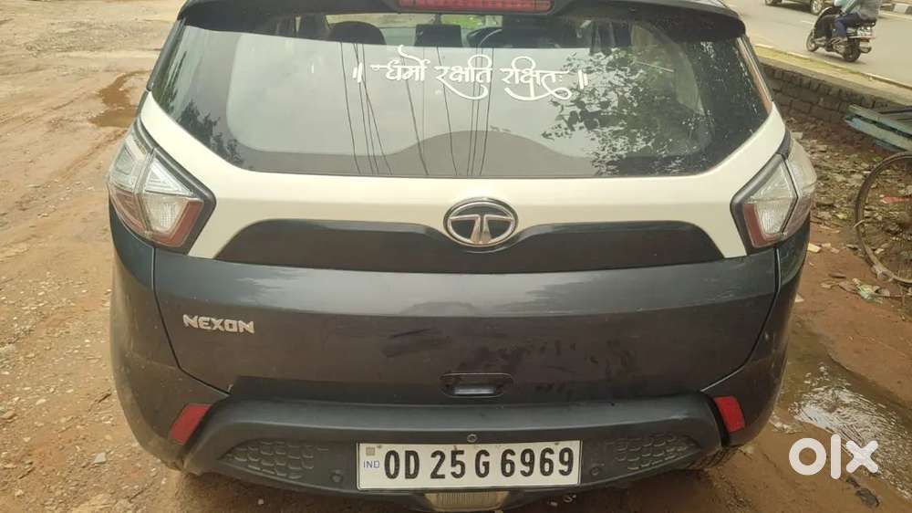Tata Nexon Petrol Manual 2018